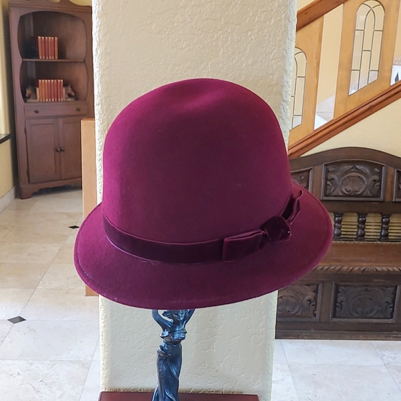 The Scala Collection burgandy wool hat w velvet band. One size - Picture 9 of 10